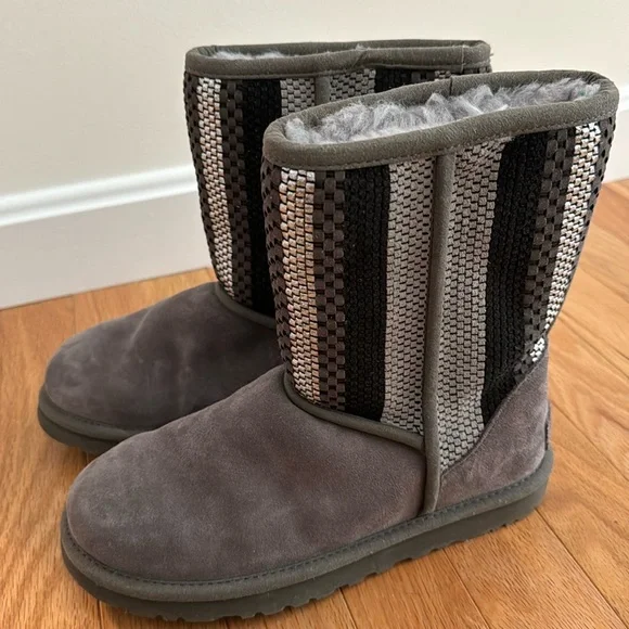 ugg classic boots - Picture 1 of 5